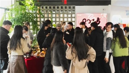2025，與寶寶秀共迎璀璨元旦—— 新年新希望，美好從此刻啟航！